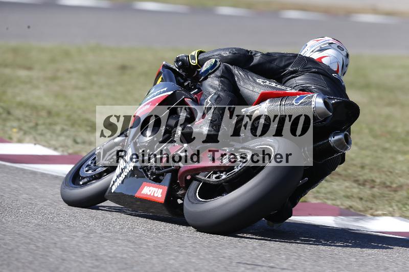 /Archiv-2025/49 26.08.2025 Cornu Master School ADR/rot-rouge/2